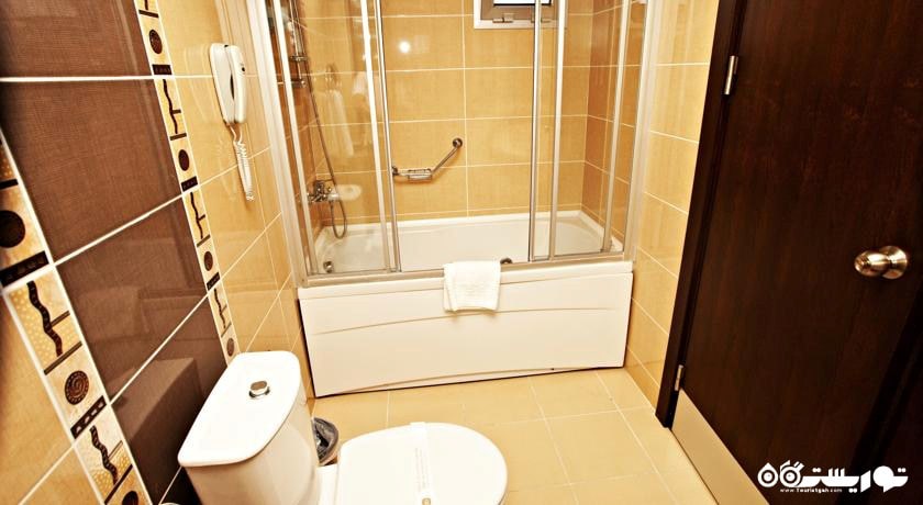 حمام و سرویس بهداشتی اتاق ها